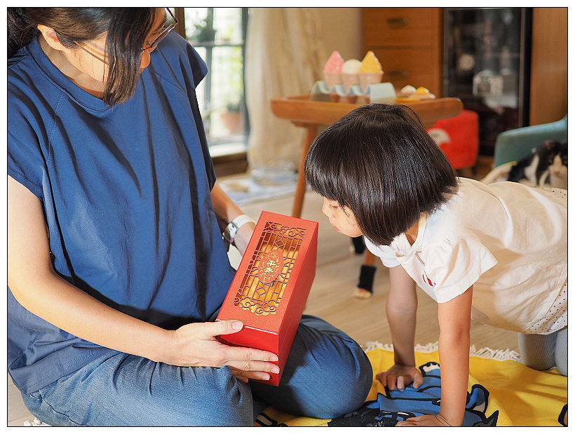 凱撒飯店連鎖月來月旺中秋禮盒︱經典廣式「點亮希望」月餅禮盒、虎掌造型「萌虎祁月」流芯禮盒、全新口味「月來月旺」雙享禮盒～開箱品嚐 x 訂購資訊