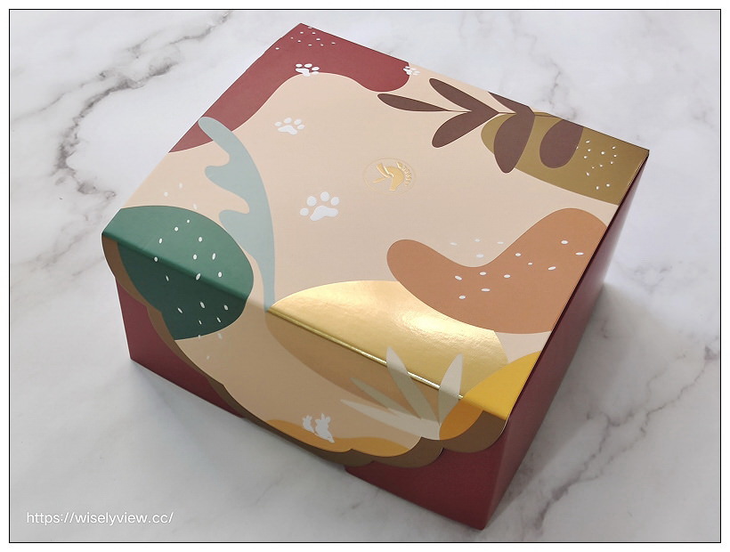 凱撒飯店連鎖月來月旺中秋禮盒︱經典廣式「點亮希望」月餅禮盒、虎掌造型「萌虎祁月」流芯禮盒、全新口味「月來月旺」雙享禮盒～開箱品嚐 x 訂購資訊