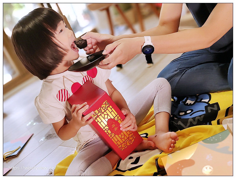 凱撒飯店連鎖月來月旺中秋禮盒︱經典廣式「點亮希望」月餅禮盒、虎掌造型「萌虎祁月」流芯禮盒、全新口味「月來月旺」雙享禮盒～開箱品嚐 x 訂購資訊