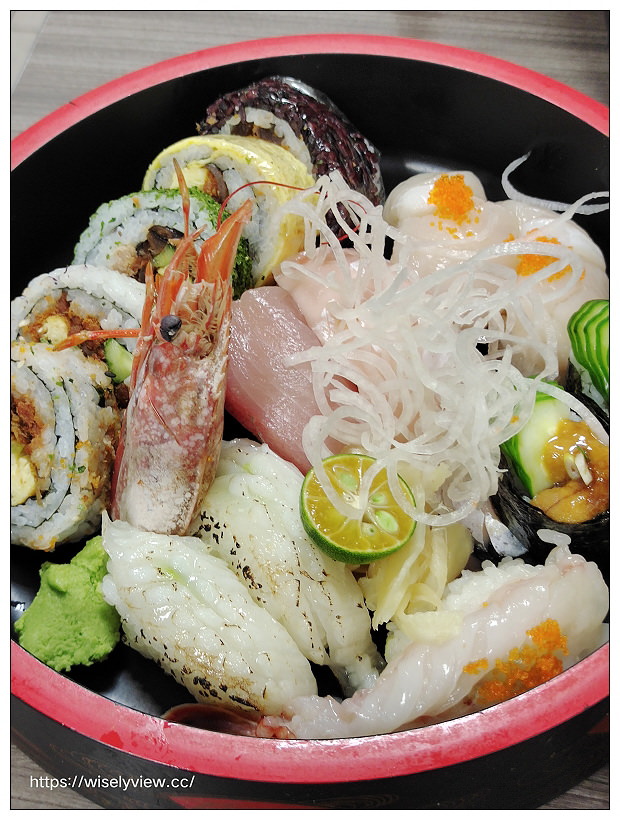 台北萬華。金和壽司︱隱身市場裡手作壽司店～新富市場美食 x 東三水街市場美食 x 捷運龍山寺站美食