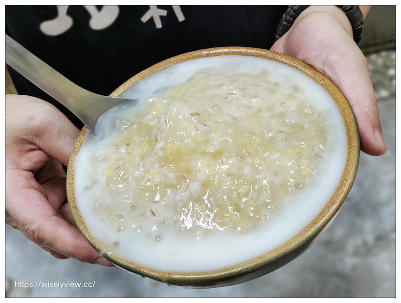 新北新店。豆花朴 (新址再訪)︱在地平價古早味，必嚐限定綠薏冰心豆花～捷運七張站美食