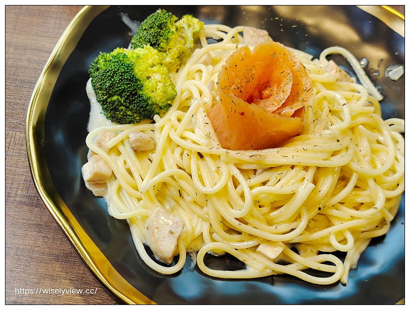 台北內湖。這樣生活咖啡 Vida Asi Cafe︱全日不限時免費網路插座，主打手作原型食材百元價～捷運西湖站美食 x 內湖早午餐 x 內湖美食 x 內湖寵物友善餐廳