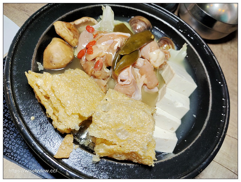 台北萬華。食焱廠創意鍋物︱實驗室裝潢空間，飲料暢飲喝到飽～捷運西門站美食 x 萬華美食 x 單人石頭火鍋