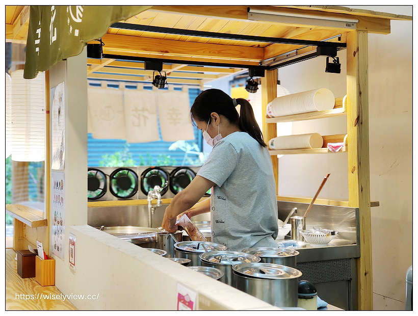 新北三重。幸花雞白湯拉麵專門店︱青醬中卷拉麵、松露干貝拉麵、黑蒜拉麵豪華版～捷運三重國小站美食 x 三和夜市美食
