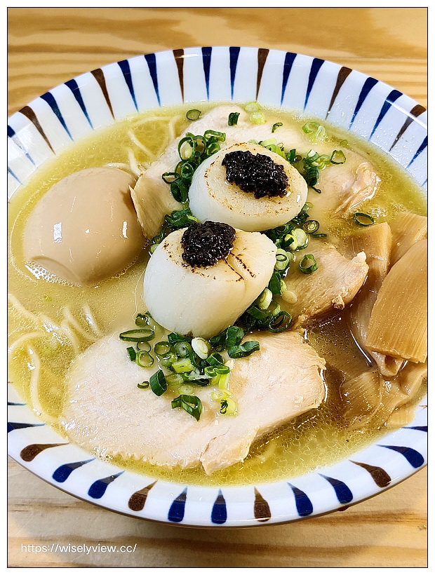 新北三重。幸花雞白湯拉麵專門店︱青醬中卷拉麵、松露干貝拉麵、黑蒜拉麵豪華版～捷運三重國小站美食 x 三和夜市美食
