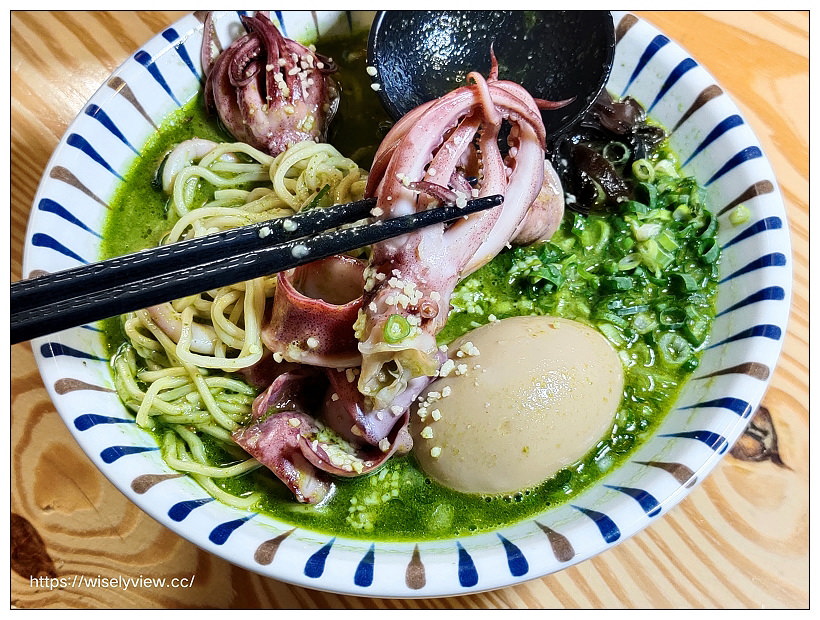新北三重。幸花雞白湯拉麵專門店︱青醬中卷拉麵、松露干貝拉麵、黑蒜拉麵豪華版～捷運三重國小站美食 x 三和夜市美食