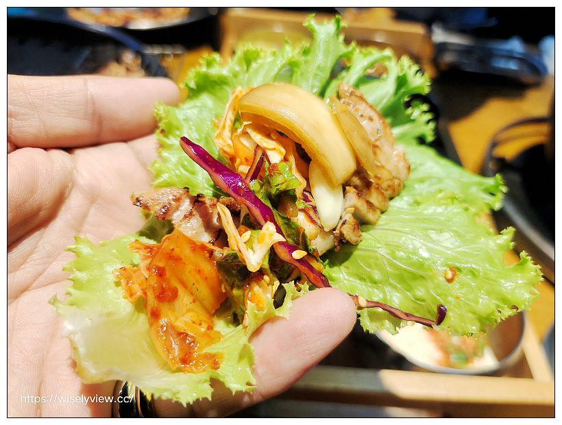 台北大安。韓國第一八色烤肉 忠孝旗艦店︱多種口味生菜包肉很正點,韓式醬淋牛五花搭豬肉年糕湯超搭~捷運忠孝敦化站美食 台北大安。韓國第一八色烤肉 忠孝旗艦店︱多種口味生菜包肉很正點,韓式醬淋牛五花搭豬肉年糕湯超搭~捷運忠孝敦化站美食