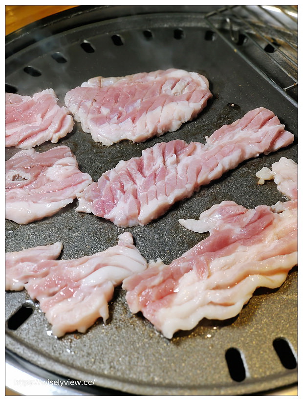 台北大安。韓國第一八色烤肉 忠孝旗艦店︱多種口味生菜包肉很正點,韓式醬淋牛五花搭豬肉年糕湯超搭~捷運忠孝敦化站美食 台北大安。韓國第一八色烤肉 忠孝旗艦店︱多種口味生菜包肉很正點,韓式醬淋牛五花搭豬肉年糕湯超搭~捷運忠孝敦化站美食
