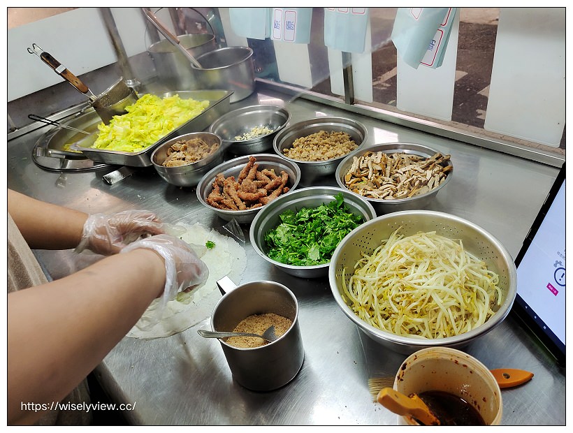 宜蘭市。東門夜市︱老店傳統豆花、林家潤餅,天橋下中段小吃攤~宜蘭車站美食 x 宜蘭美食 x 宜蘭宵夜 宜蘭市。東門夜市︱老店傳統豆花、林家潤餅,天橋下中段小吃攤~宜蘭車站美食 x 宜蘭美食 x 宜蘭宵夜