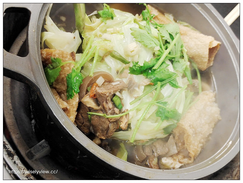 宜蘭市。古記越式羊肉爐︱舊城北路的炭燒美味，熱炒也平價好吃～宜蘭美食 x 宜蘭宵夜 x  宜蘭火鍋