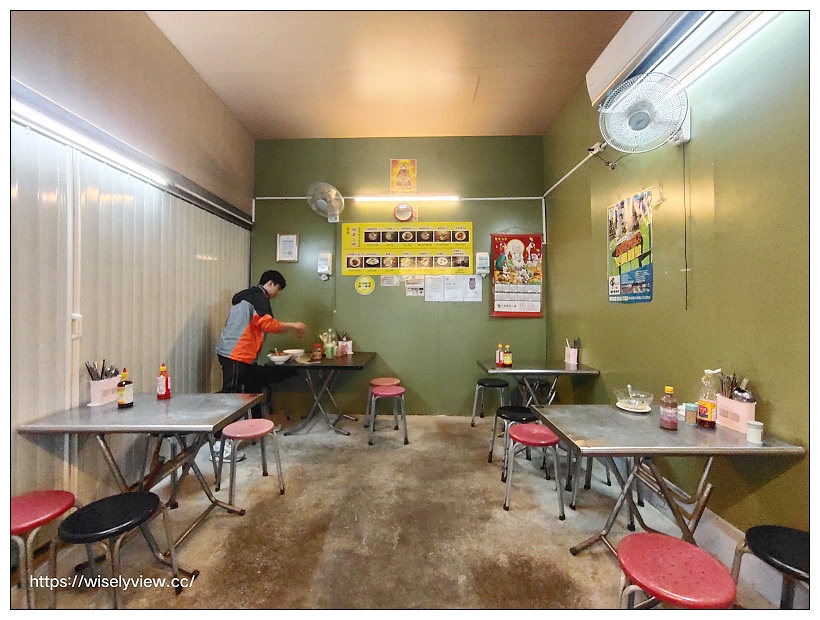 台北文山。景美越南小吃︱景美夜市銅板小吃，推薦什錦海鮮米苔目&炸春捲～捷運景美站美食 x 景美美食