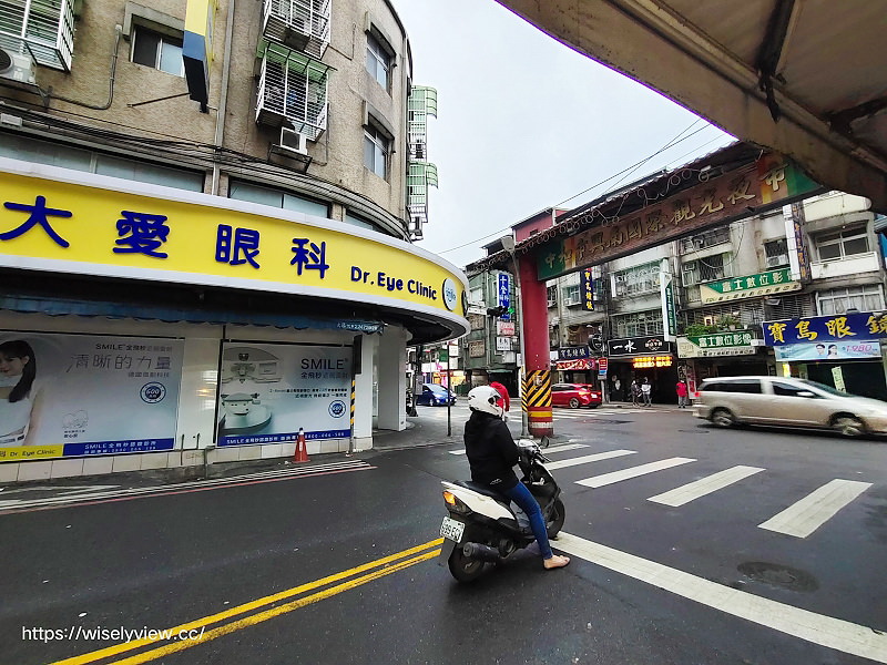 新北中和。夜市口炒飯、炒麵︱興南夜市銅板小吃，鐵板牛蝦炒飯～捷運南勢角站美食 x 興南夜市美食
