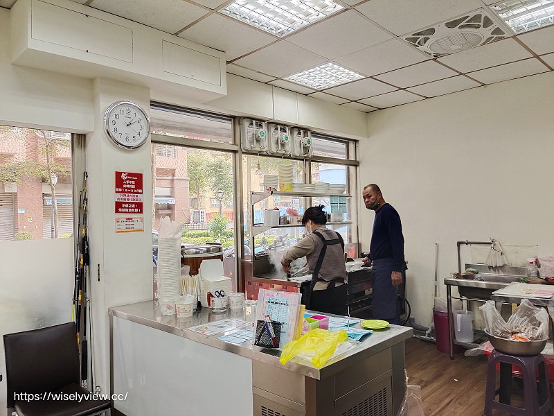 台北內湖。親親牛肉麵食館︱清淡風格價格平實，環境整潔乾淨～捷運東湖站美食