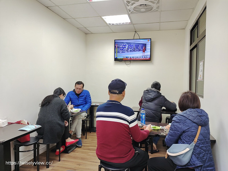 台北內湖。親親牛肉麵食館︱清淡風格價格平實，環境整潔乾淨～捷運東湖站美食