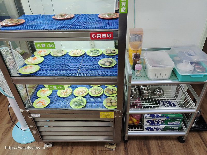 台北內湖。親親牛肉麵食館︱清淡風格價格平實，環境整潔乾淨～捷運東湖站美食
