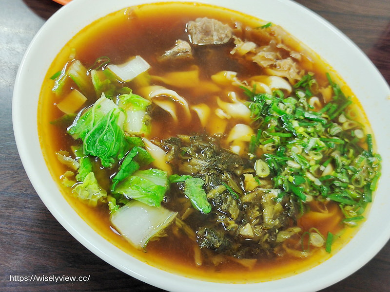 台北內湖。親親牛肉麵食館︱清淡風格價格平實，環境整潔乾淨～捷運東湖站美食