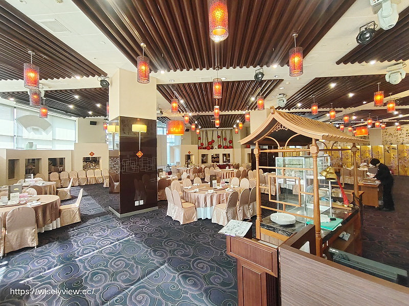 翠庭中餐廳-世貿國際會館。台北天成大飯店︱一鴨三吃：片皮鴨卷餅、乾鍋川味鴨架骨、鴨絲西魯米～捷運台北101世貿站美食