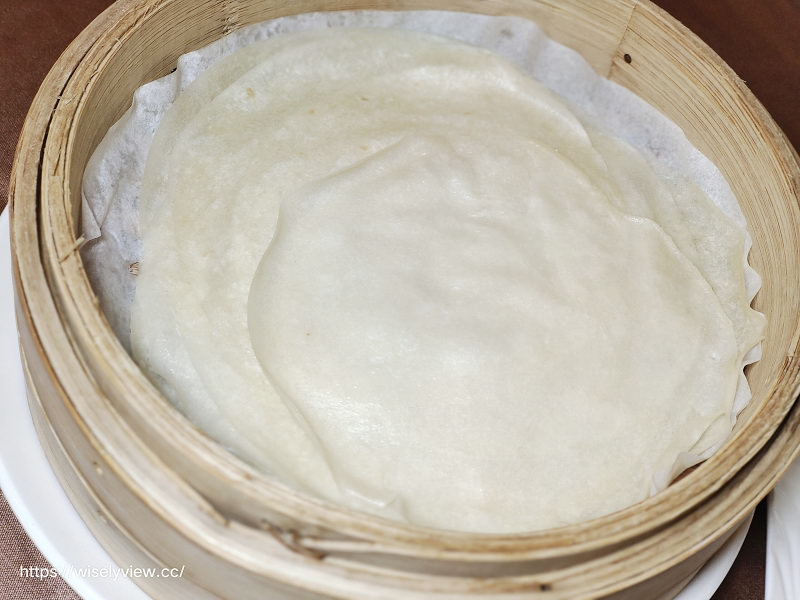 翠庭中餐廳-世貿國際會館。台北天成大飯店︱一鴨三吃：片皮鴨卷餅、乾鍋川味鴨架骨、鴨絲西魯米～捷運台北101世貿站美食
