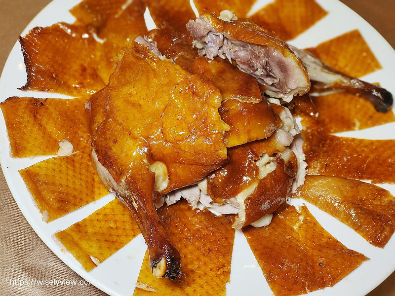 翠庭中餐廳-世貿國際會館。台北天成大飯店︱一鴨三吃：片皮鴨卷餅、乾鍋川味鴨架骨、鴨絲西魯米～捷運台北101世貿站美食