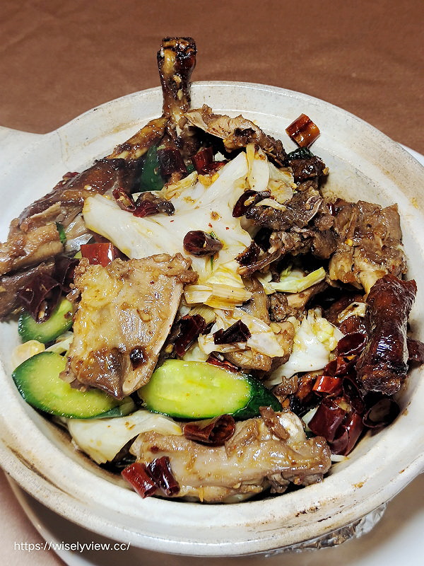 翠庭中餐廳-世貿國際會館。台北天成大飯店︱一鴨三吃：片皮鴨卷餅、乾鍋川味鴨架骨、鴨絲西魯米～捷運台北101世貿站美食