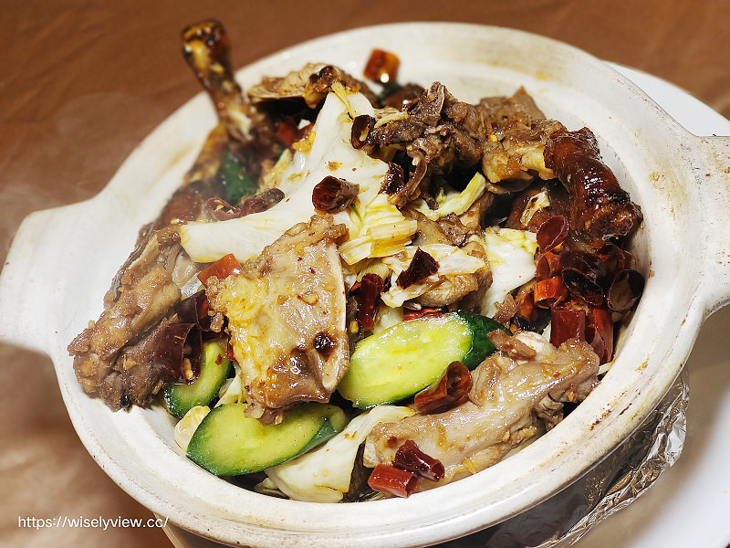翠庭中餐廳-世貿國際會館。台北天成大飯店︱一鴨三吃：片皮鴨卷餅、乾鍋川味鴨架骨、鴨絲西魯米～捷運台北101世貿站美食