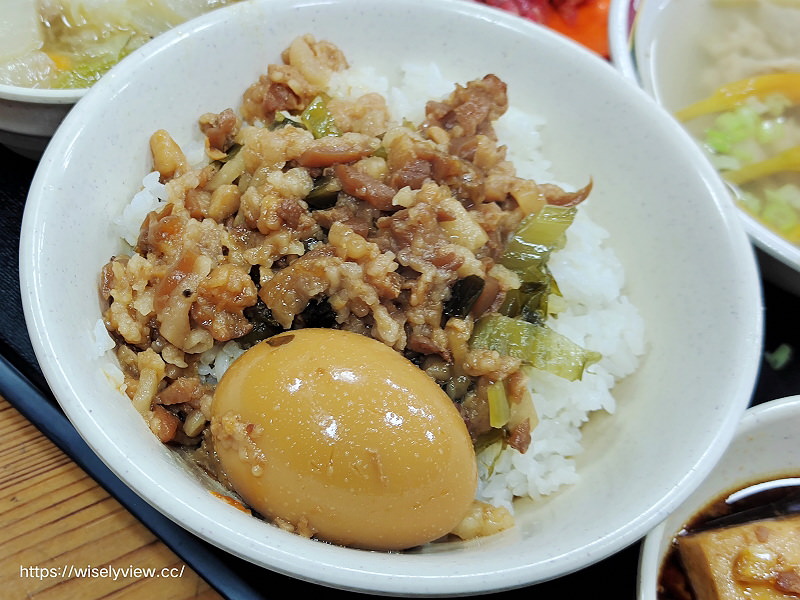 新北三重。唯豐魯肉飯︱平價酸菜滷肉飯，紅燒肉套餐最推～捷運菜寮站美食