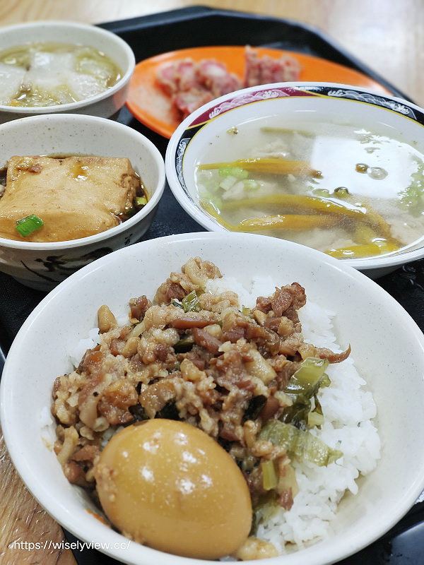新北三重。唯豐魯肉飯︱平價酸菜滷肉飯，紅燒肉套餐最推～捷運菜寮站美食