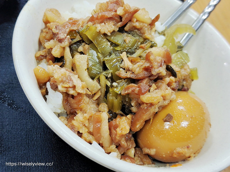 新北三重。唯豐魯肉飯︱平價酸菜滷肉飯，紅燒肉套餐最推～捷運菜寮站美食