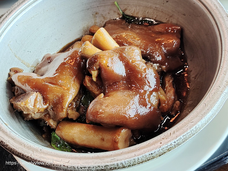 點水樓。閏月豬腳麵線添壽︱黃豆豬腳湯、九層塔紅燒豬腳～捷運忠孝復興站美食 x 點水樓復興店美食