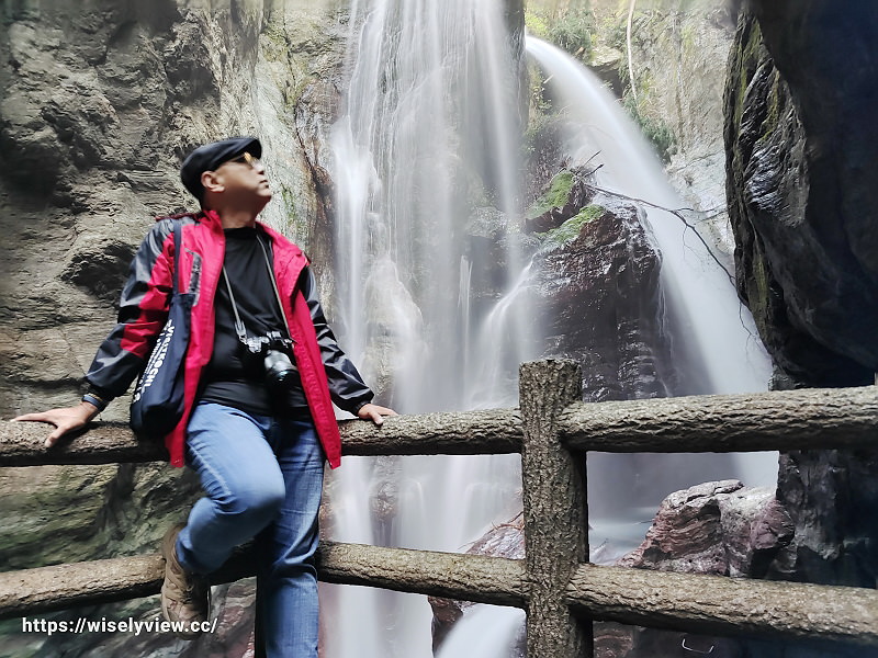 高知。中津溪谷︱仁淀川水系湛藍美景，巧奪天工七福神和雨龍瀑布，還有期間限定的楓紅瀧神社