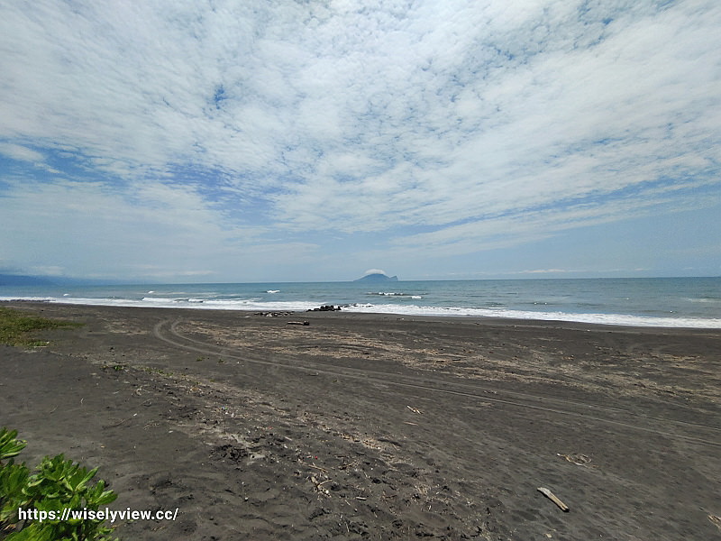 宜蘭壯圍。大福觀海旭日平台-沙丘鐵馬廊道觀景平台︱位於大福海濱遊憩區，可與龜山島合影打卡景點