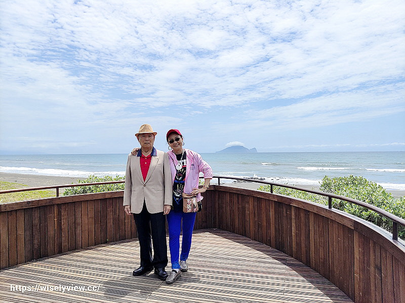 宜蘭壯圍。大福觀海旭日平台-沙丘鐵馬廊道觀景平台︱位於大福海濱遊憩區，可與龜山島合影打卡景點