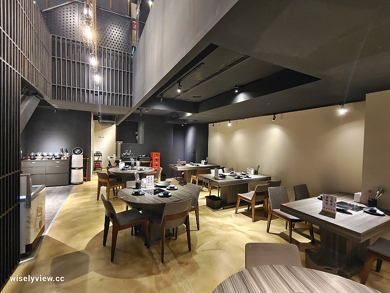台北大安。涮辛酸麻辣火鍋吃到飽︱《極品套餐NT1688》酸菜鍋優內容偏中等～捷運科技大樓站美食