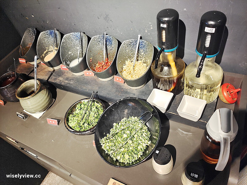 台北大安。涮辛酸麻辣火鍋吃到飽︱《極品套餐NT1688》酸菜鍋優內容偏中等～捷運科技大樓站美食