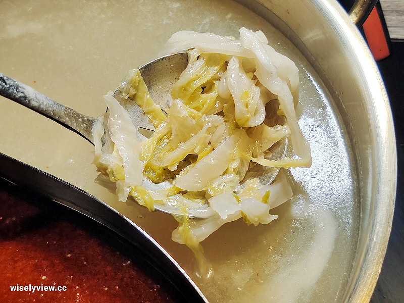 台北大安。涮辛酸麻辣火鍋吃到飽︱《極品套餐NT1688》酸菜鍋優內容偏中等～捷運科技大樓站美食