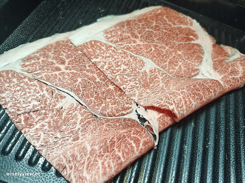 台北大安。涮辛酸麻辣火鍋吃到飽︱《極品套餐NT1688》酸菜鍋優內容偏中等～捷運科技大樓站美食