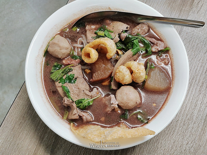 台北中正。泰好吃泰國船麵︱還原水上市場豬血湯底風味，泰國媳婦經營同胞認證～捷運公館站美食