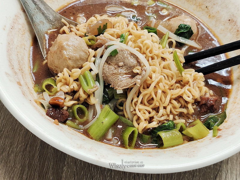 台北中正。泰好吃泰國船麵︱還原水上市場豬血湯底風味，泰國媳婦經營同胞認證～捷運公館站美食