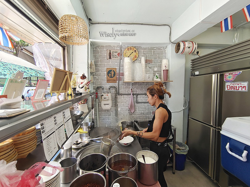 台北中正。泰好吃泰國船麵︱還原水上市場豬血湯底風味，泰國媳婦經營同胞認證～捷運公館站美食