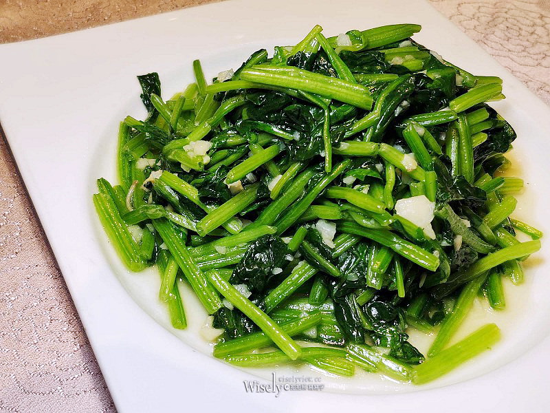 台北圓山大飯店。圓苑餐廳︱經典秋蟹三絕、冰花煎餃、外婆紅燒肉、揚州三香碎金飯與紅豆鬆糕