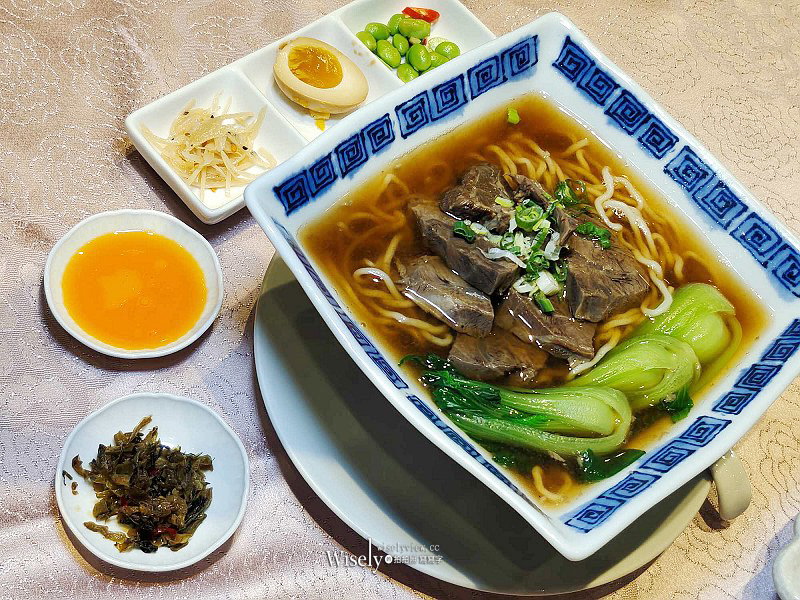 台北圓山大飯店。圓苑餐廳︱經典秋蟹三絕、冰花煎餃、外婆紅燒肉、揚州三香碎金飯與紅豆鬆糕