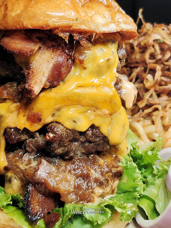 台北微風信義。S&W Butcher’s Shop 年終狂歡巨餐︱超狂漢堡與肉盤挑戰大胃王～捷運市政府站美食