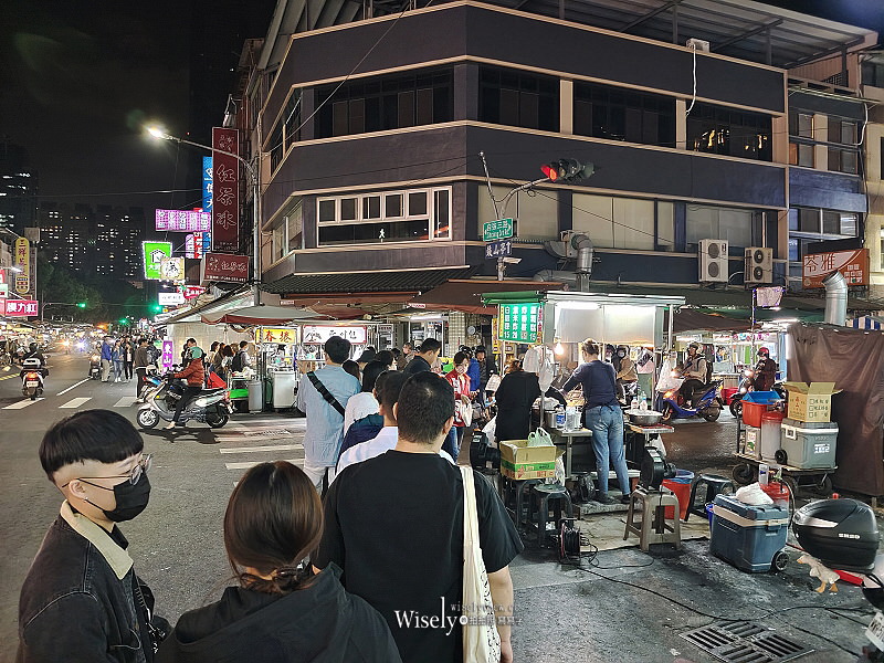 高雄自強夜市。老牌白糖粿︱人氣排隊銅板美食，紫米炸也大推～捷運三多商圈站美食