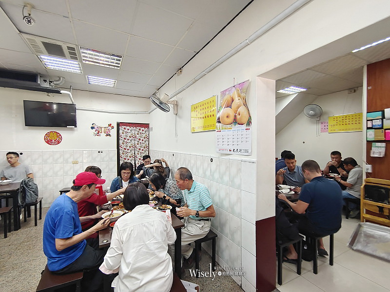 高雄。港園牛肉麵︱必點牛肉拌麵大碗平價又實料,捷運鹽埕埔站美食 x 駁二特區美食 高雄。港園牛肉麵︱必點牛肉拌麵大碗平價又實料,捷運鹽埕埔站美食 x 駁二特區美食