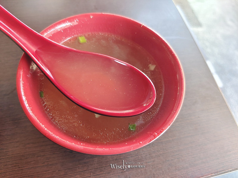 高雄。港園牛肉麵︱必點牛肉拌麵大碗平價又實料,捷運鹽埕埔站美食 x 駁二特區美食 高雄。港園牛肉麵︱必點牛肉拌麵大碗平價又實料,捷運鹽埕埔站美食 x 駁二特區美食