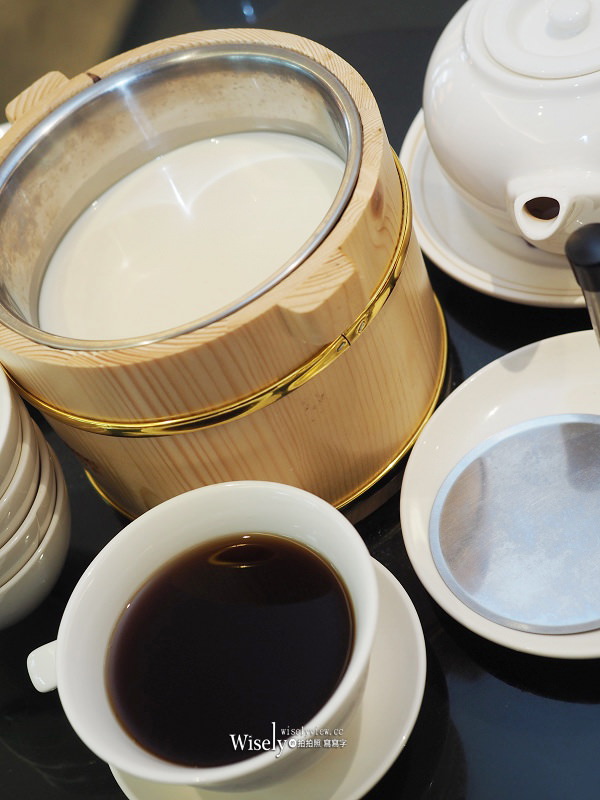 台北士林。典華雅聚 粵菜港點海鮮︱明爐櫻桃鴨6人組合餐，飽嚐海鮮熱菜與港點甜品～捷運芝山站美食