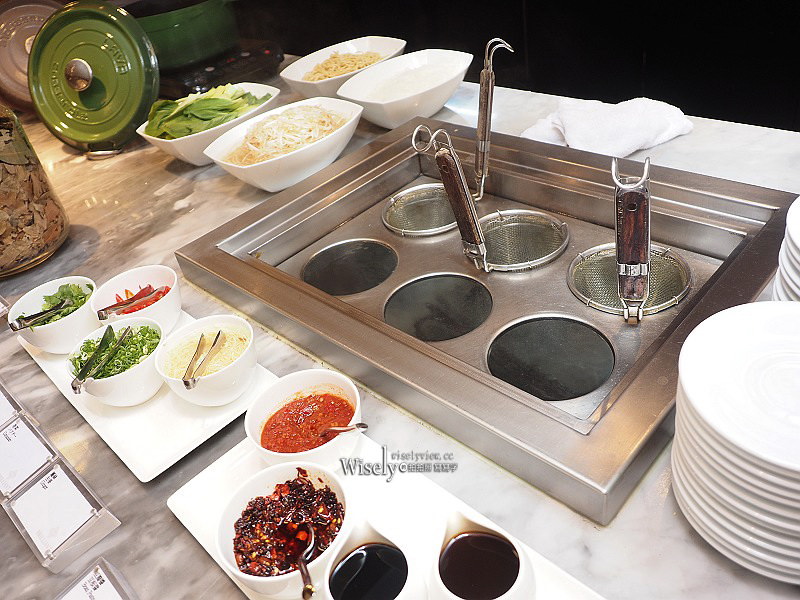 鉑麗安全日餐廳 假日下午茶吃到飽︱鮮切肉排、熱食海鮮,還有草莓甜點與冰品~捷運南京復興站美食 鉑麗安全日餐廳 假日下午茶吃到飽︱鮮切肉排、熱食海鮮,還有草莓甜點與冰品~捷運南京復興站美食