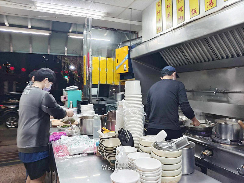 南港炒牛肉店︱老字號排隊小吃，鮮魚味噌湯米飯好吃~捷運南港展覽館站美食