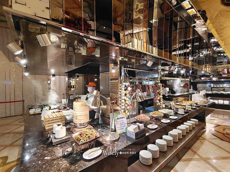 大直典華。豐FOOD‧海陸百匯︱龍蝦之夜龍蝦吃到飽，還有泰式波士頓龍蝦~捷運劍南路站美食吃到飽