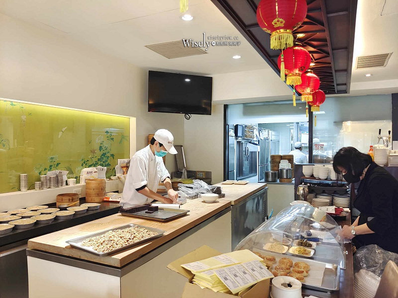 點水樓南京店。冬令滋補經典佳餚-完整菜單︱藥膳燉鱸鰻、黑蒜頭鮭魚卵炒飯、栗子紅棗燜羊肉、金銀蛋燒蹄筋、外婆紅燒肉～捷運小巨蛋站美食